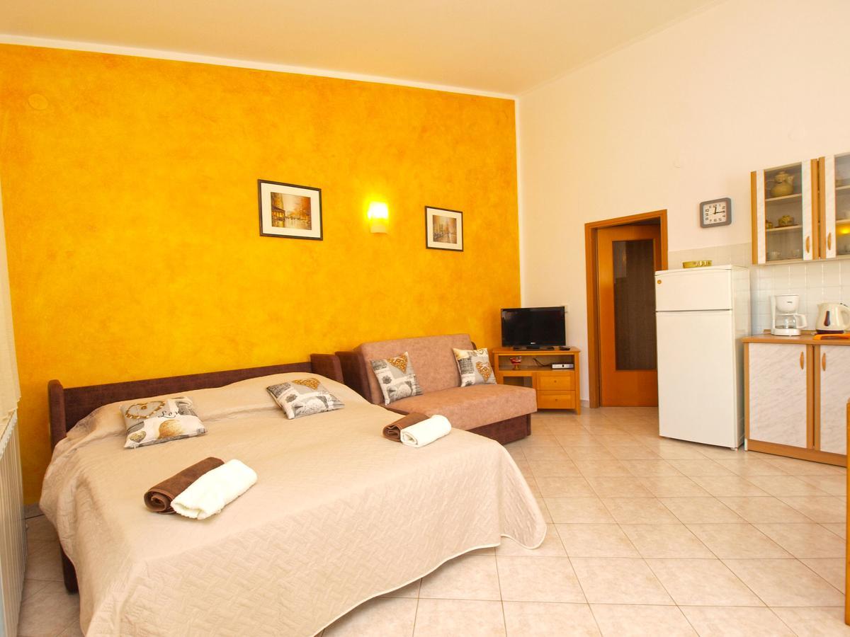 Apartments Iva 1534 Πούλα Εξωτερικό φωτογραφία